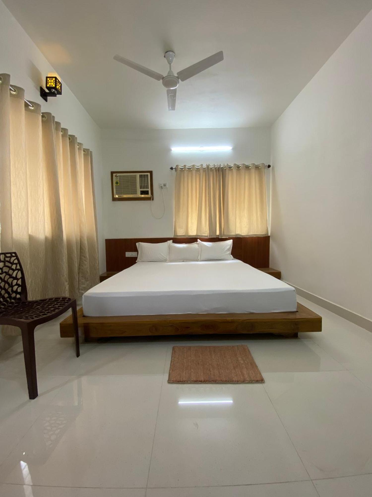Lake Land Guest House Kolkata Exterior photo