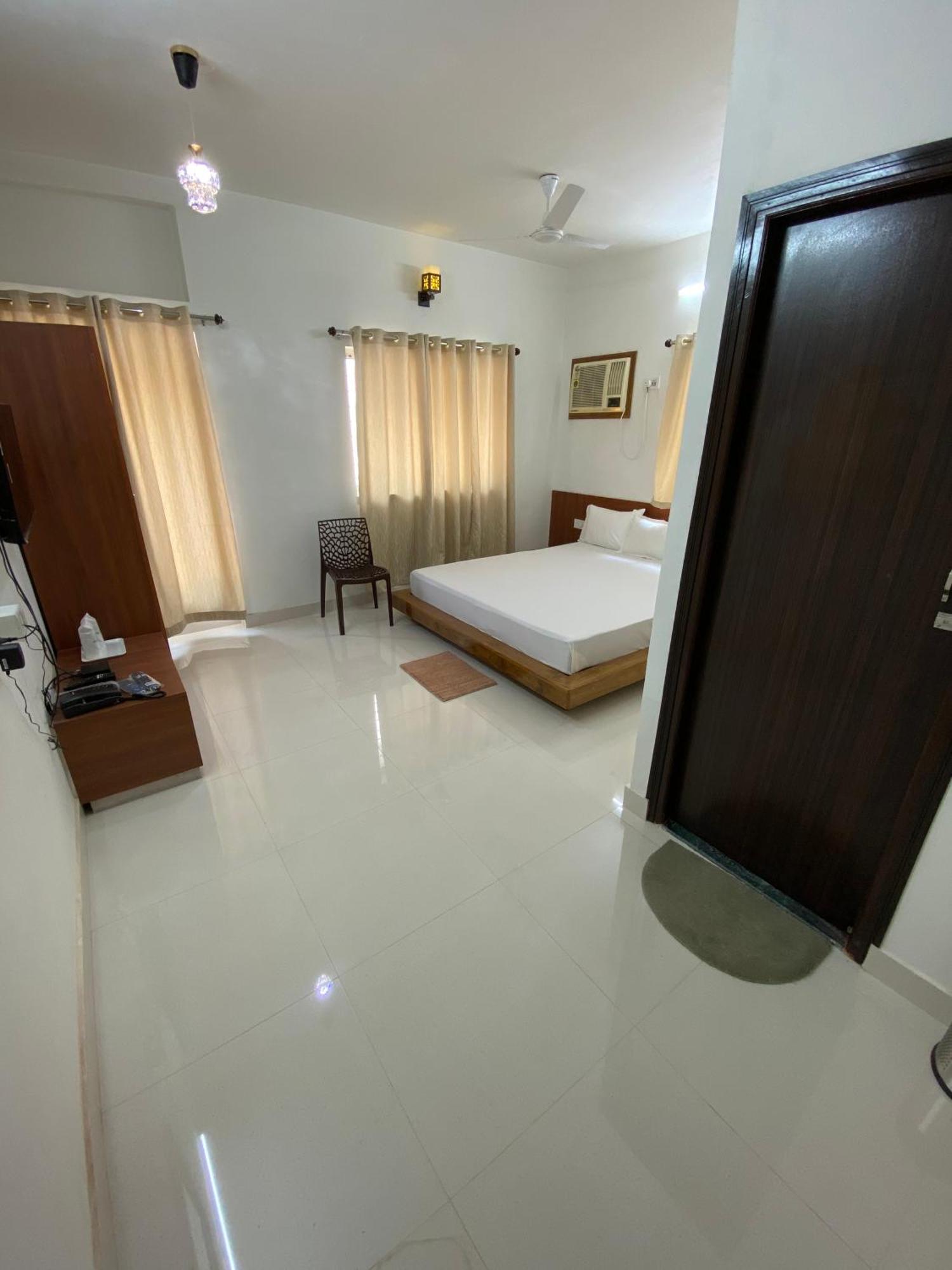Lake Land Guest House Kolkata Exterior photo