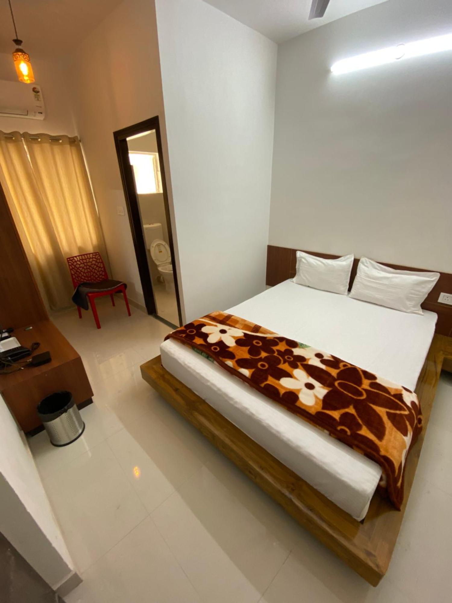 Lake Land Guest House Kolkata Exterior photo