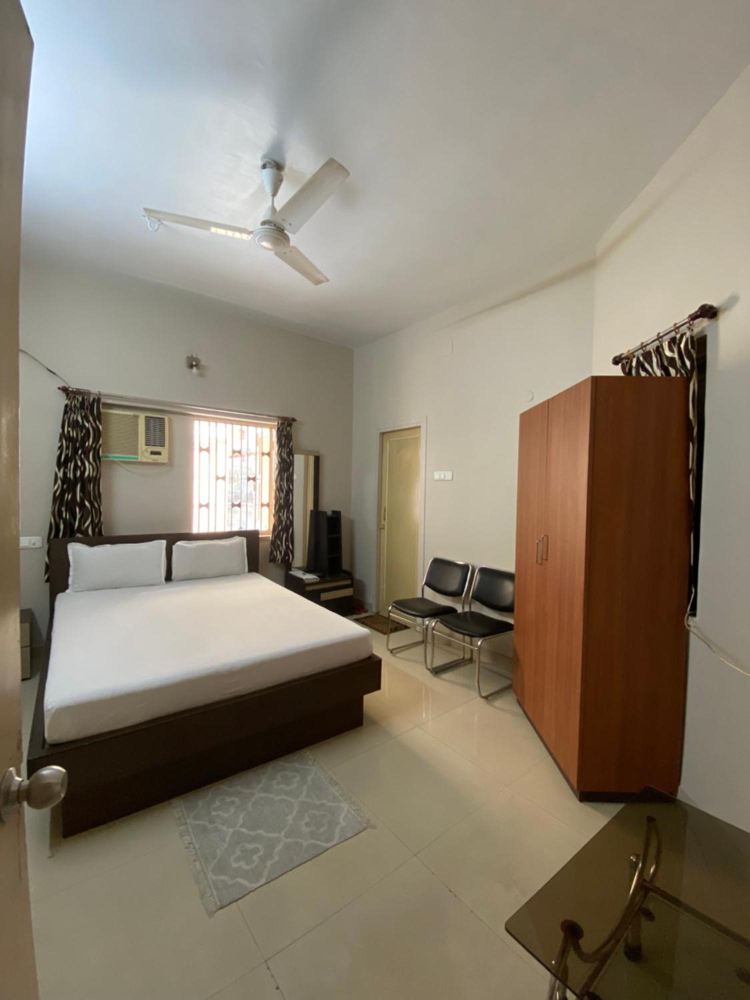 Lake Land Guest House Kolkata Exterior photo