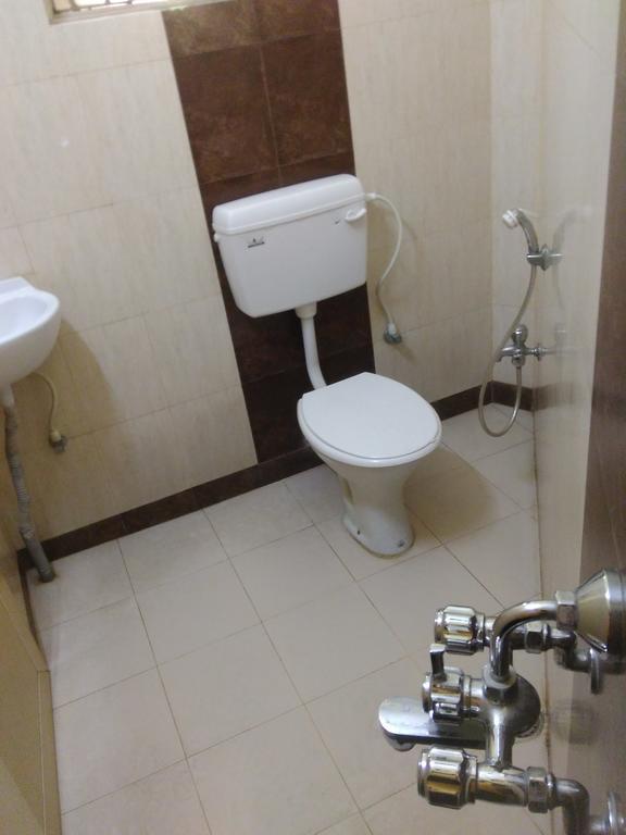 Lake Land Guest House Kolkata Exterior photo